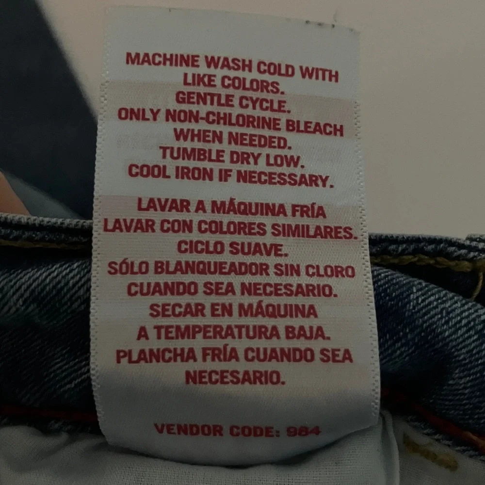 Izod Men's Straight Fit Stonewashed‎ Denim Jeans Soft Stretch 30x30